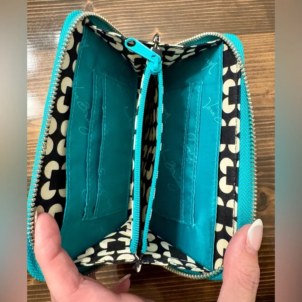 Vera Bradley EUC Turquoise‎ Zip Wallet - Picture 3 of 3